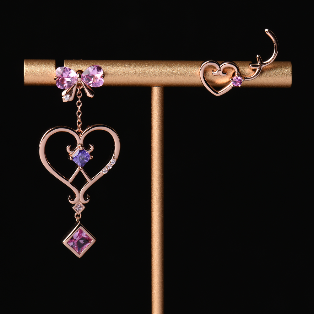 Earrings of the Doll